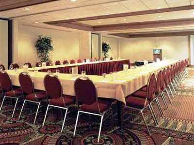 Doubletree By Hilton Edgewater Hotel 4*
