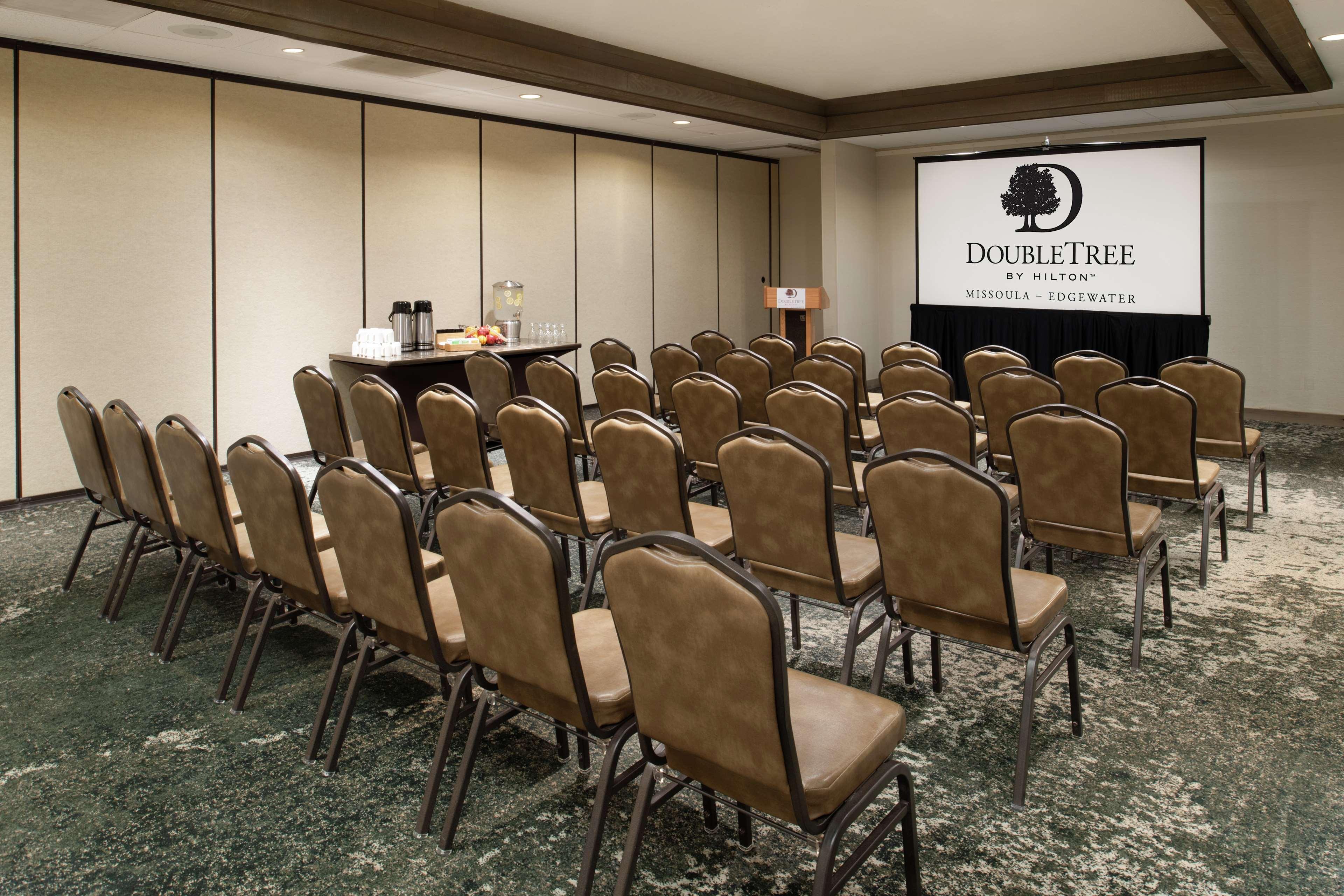 Doubletree By Hilton Edgewater Hotel