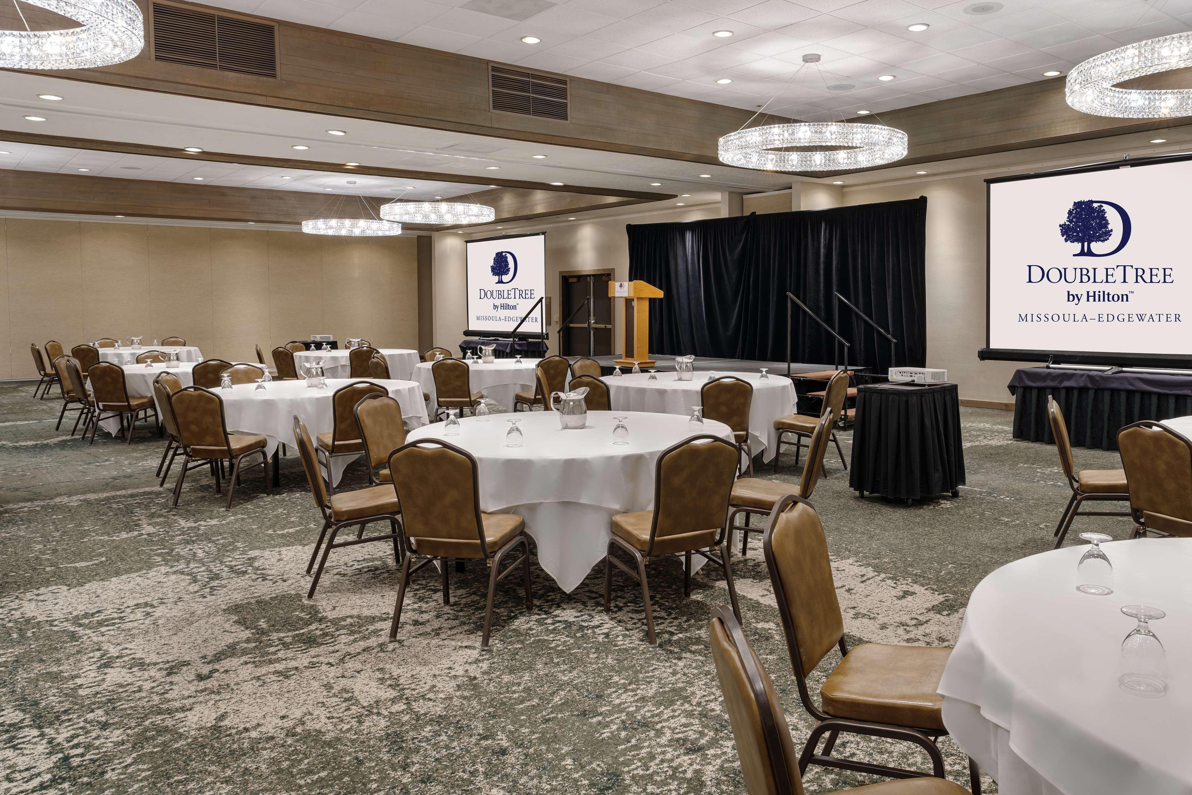 Doubletree By Hilton Edgewater Hotel