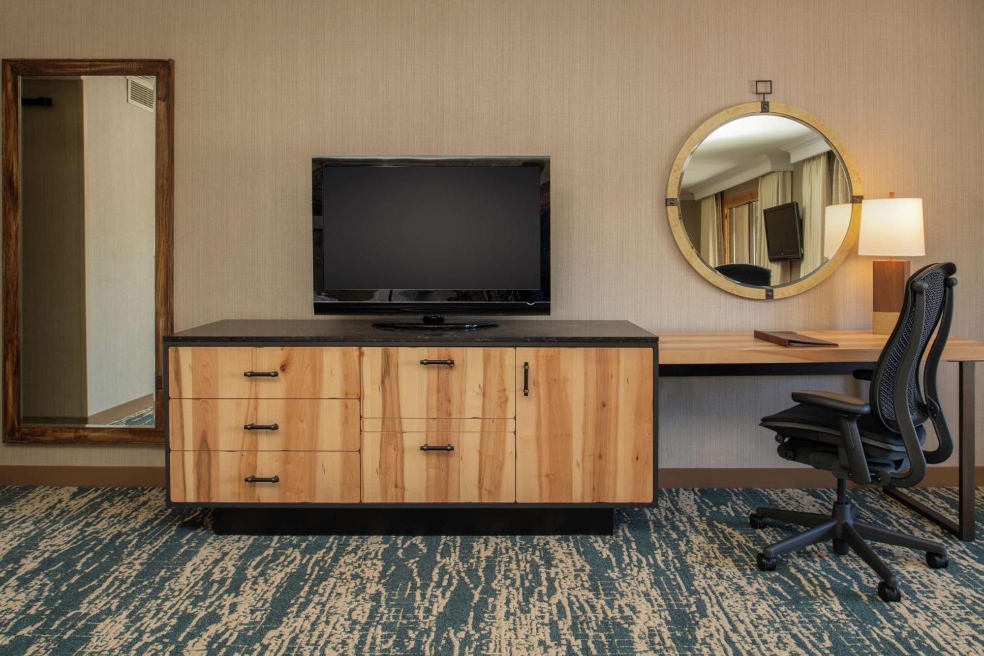 Doubletree By Hilton Edgewater 4*